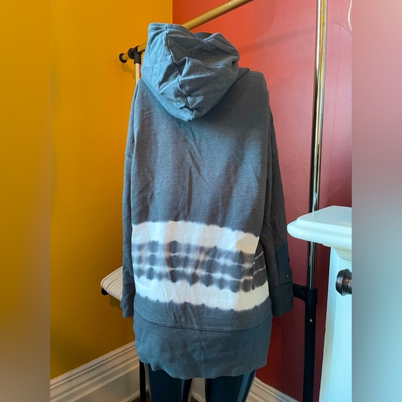 Justice Tye-Dye Hoodie ( 18-20 yrs ) - Picture 3 of 4